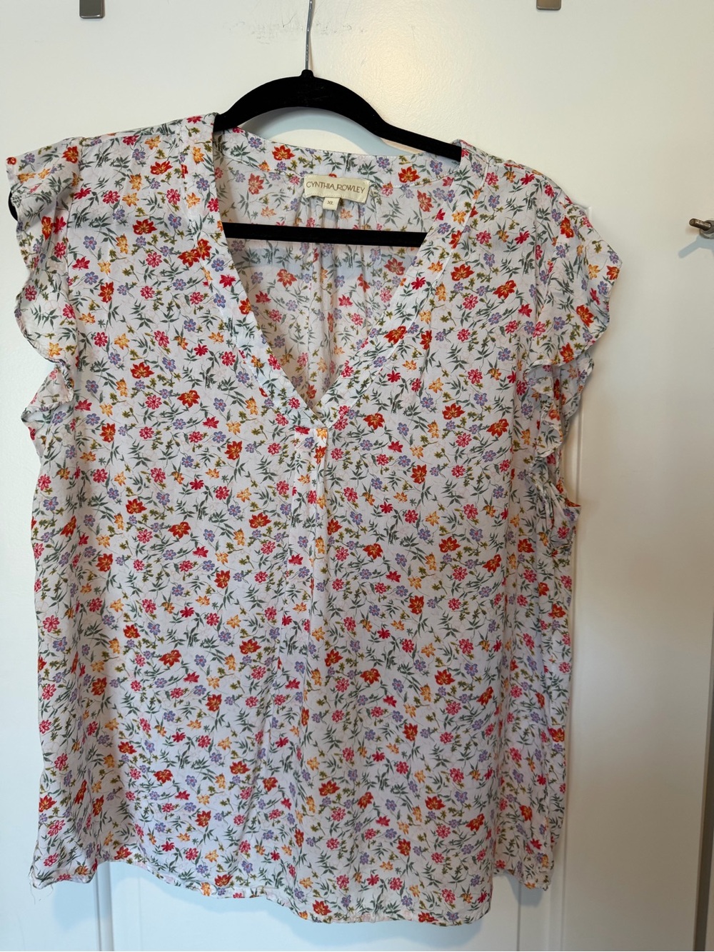 Cynthia Rowley White Floral Button-Front Flutter Sleeve Blouse